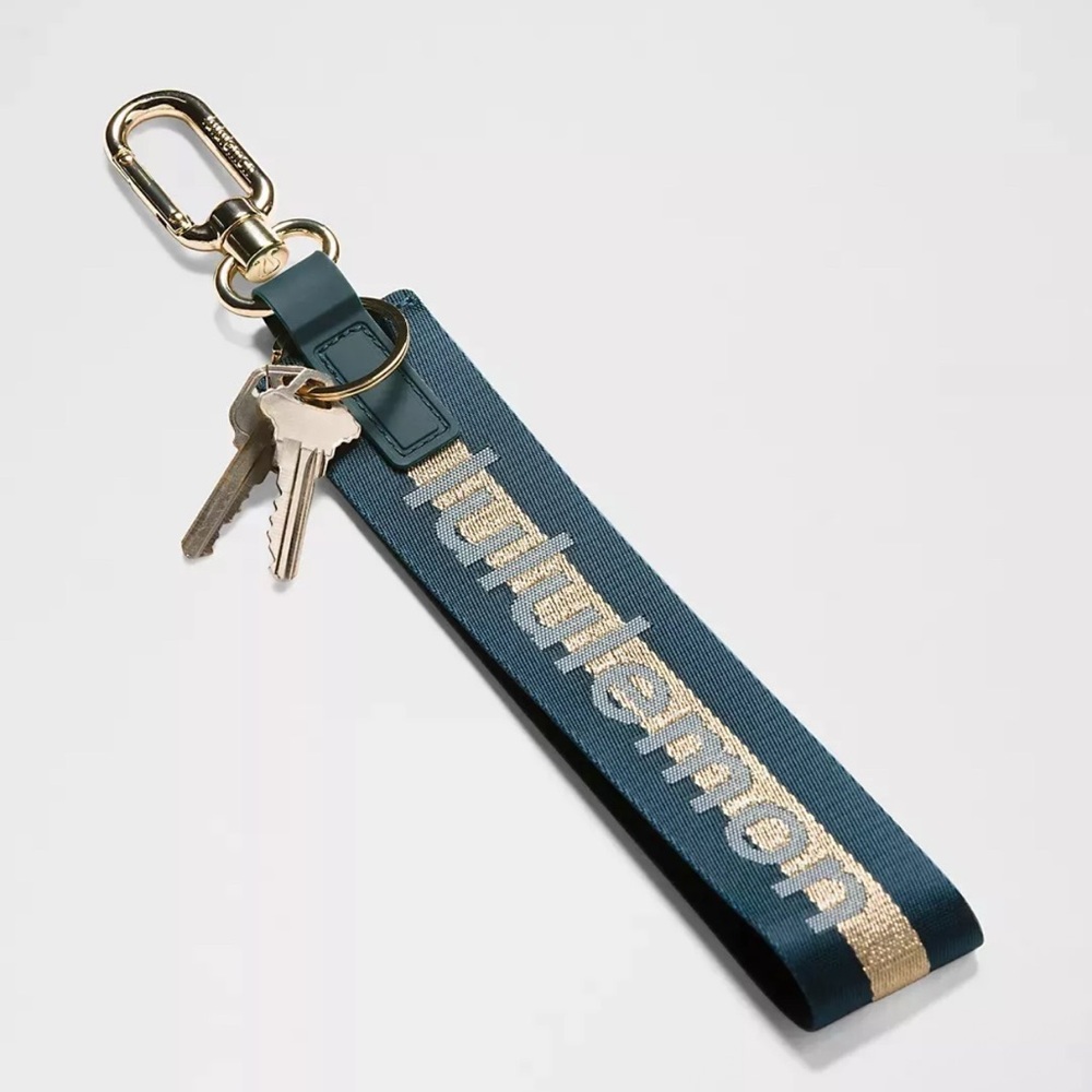 NWOT Lululemon Never Lost Keychain Wordmark